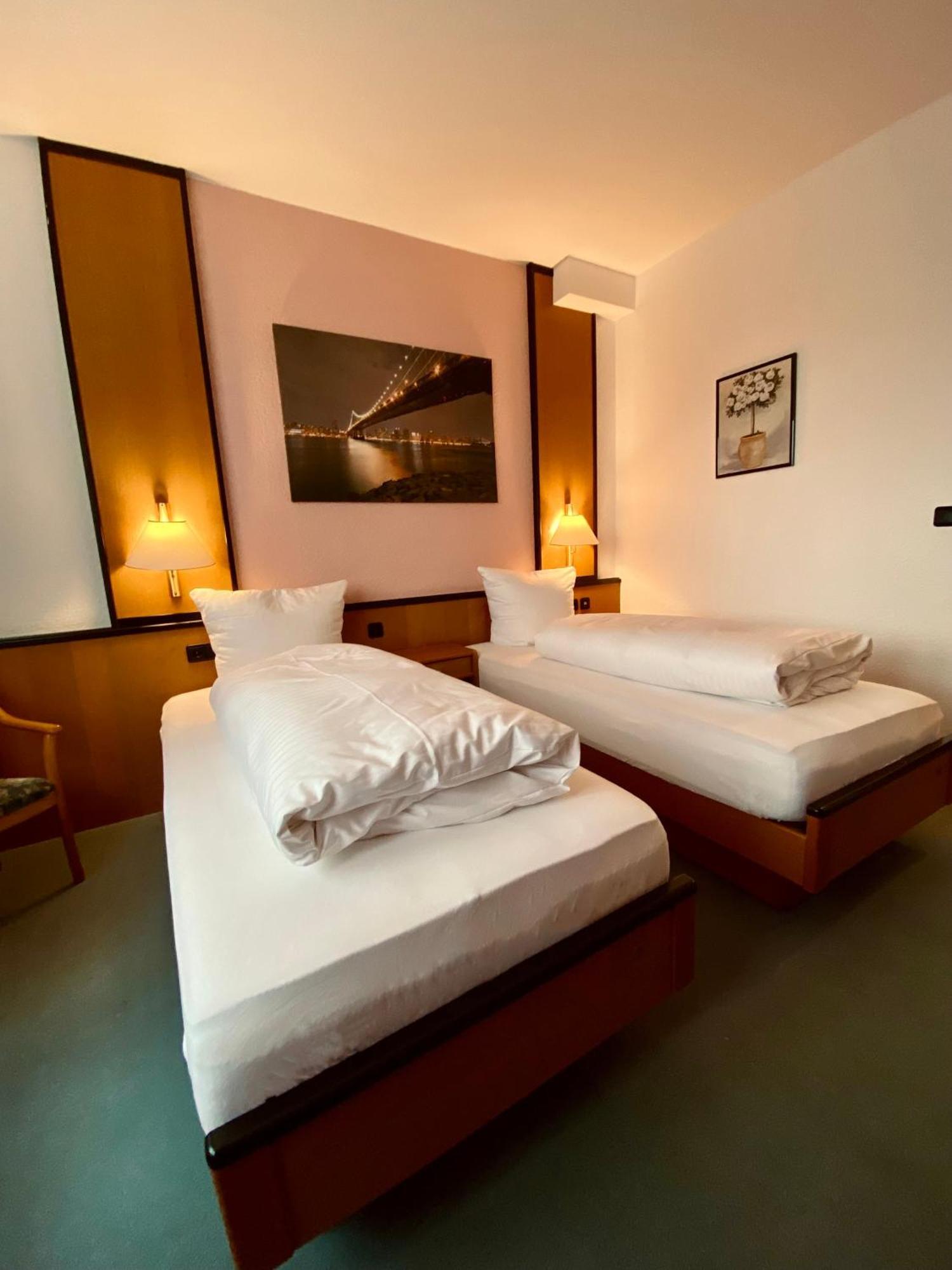 E&D Hotel Rodgau Garibaldi Bagian luar foto