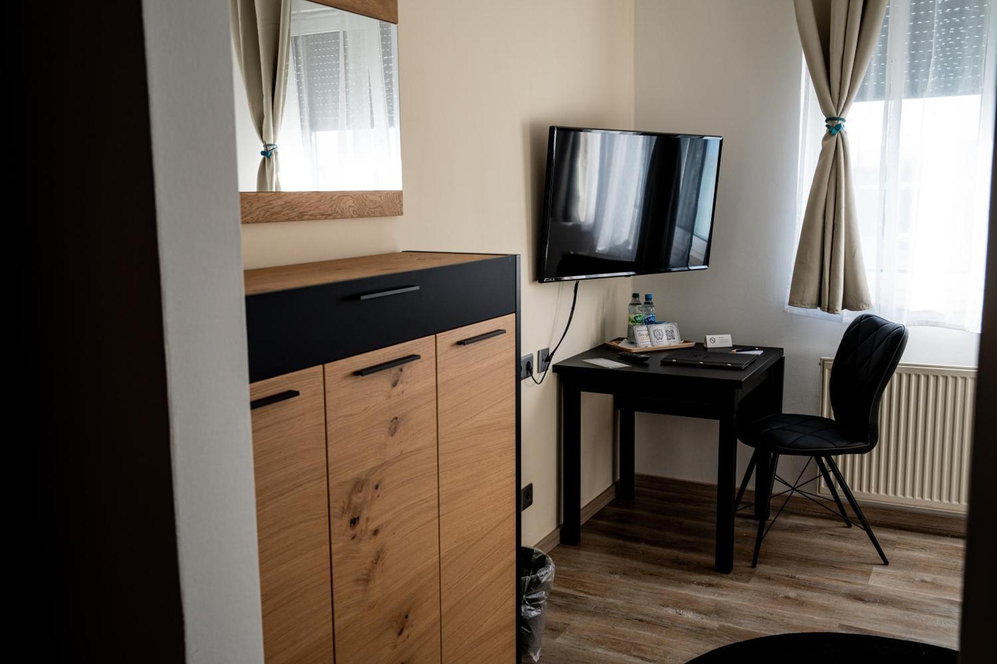 E&D Hotel Rodgau Garibaldi Bagian luar foto
