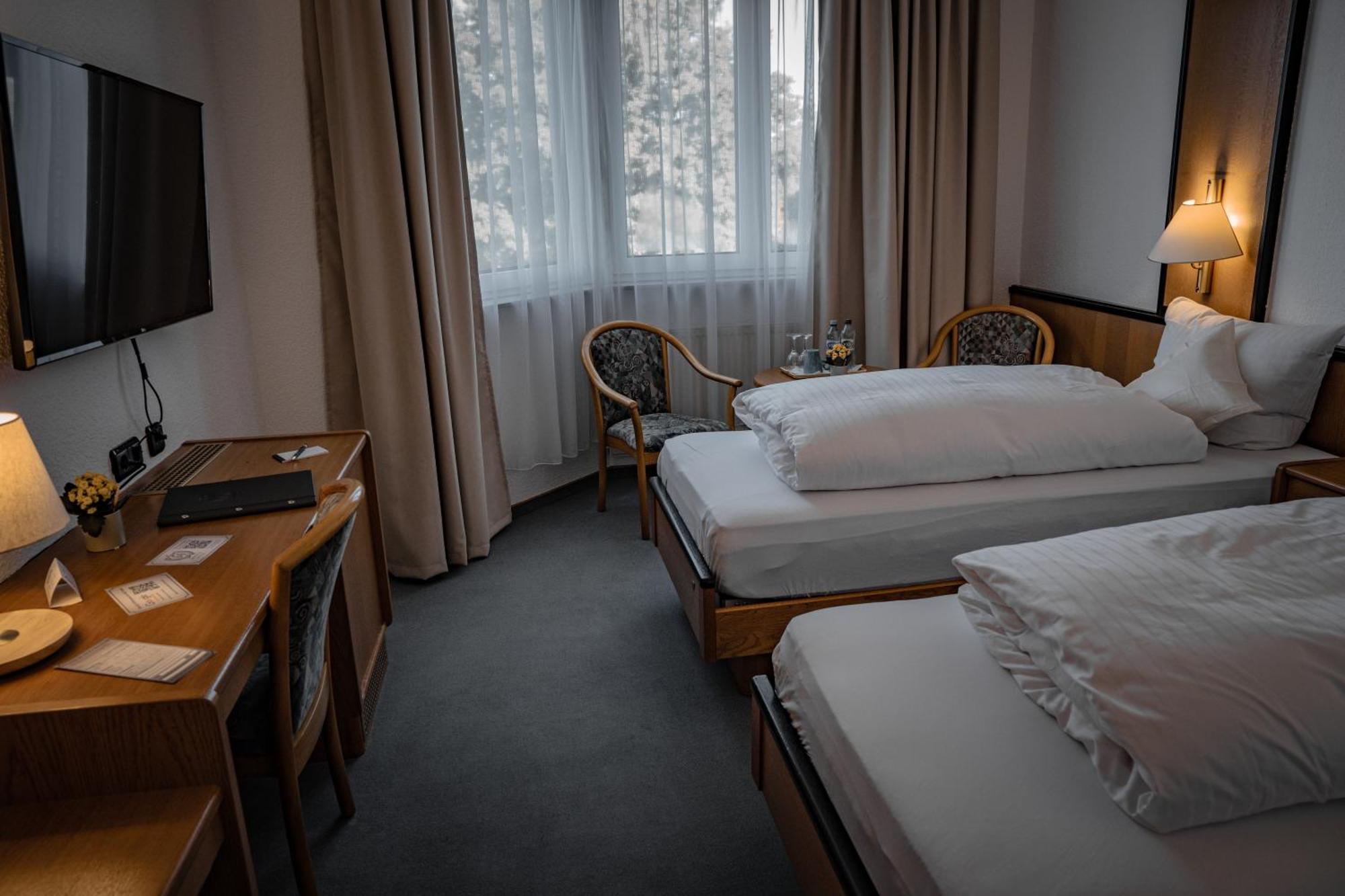 E&D Hotel Rodgau Garibaldi Bagian luar foto